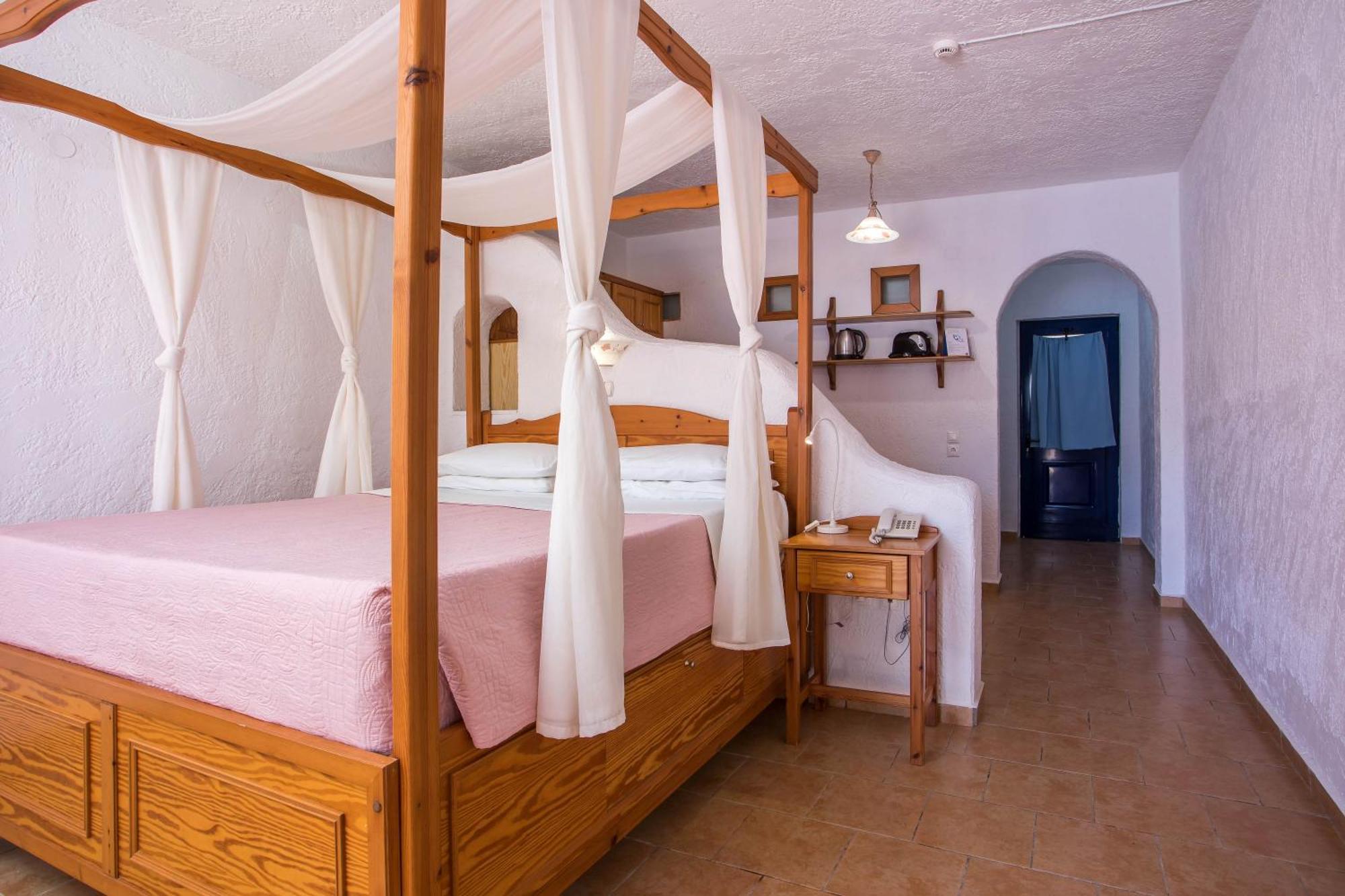 Ilidi Rock Aparthotel Livadia  Exterior photo